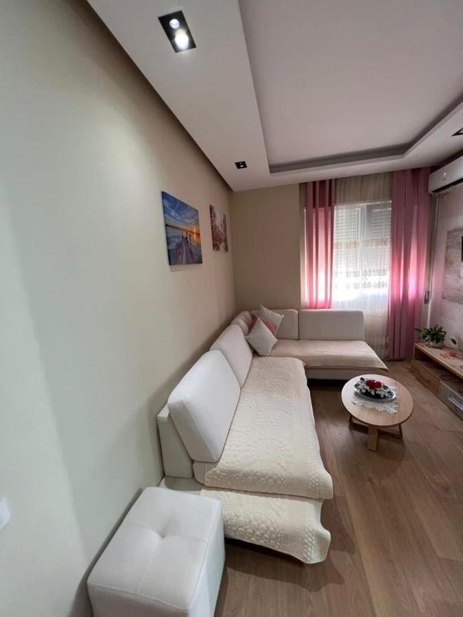 Soleil Apartment With Sunbed & Umbrella Vlorë Esterno foto