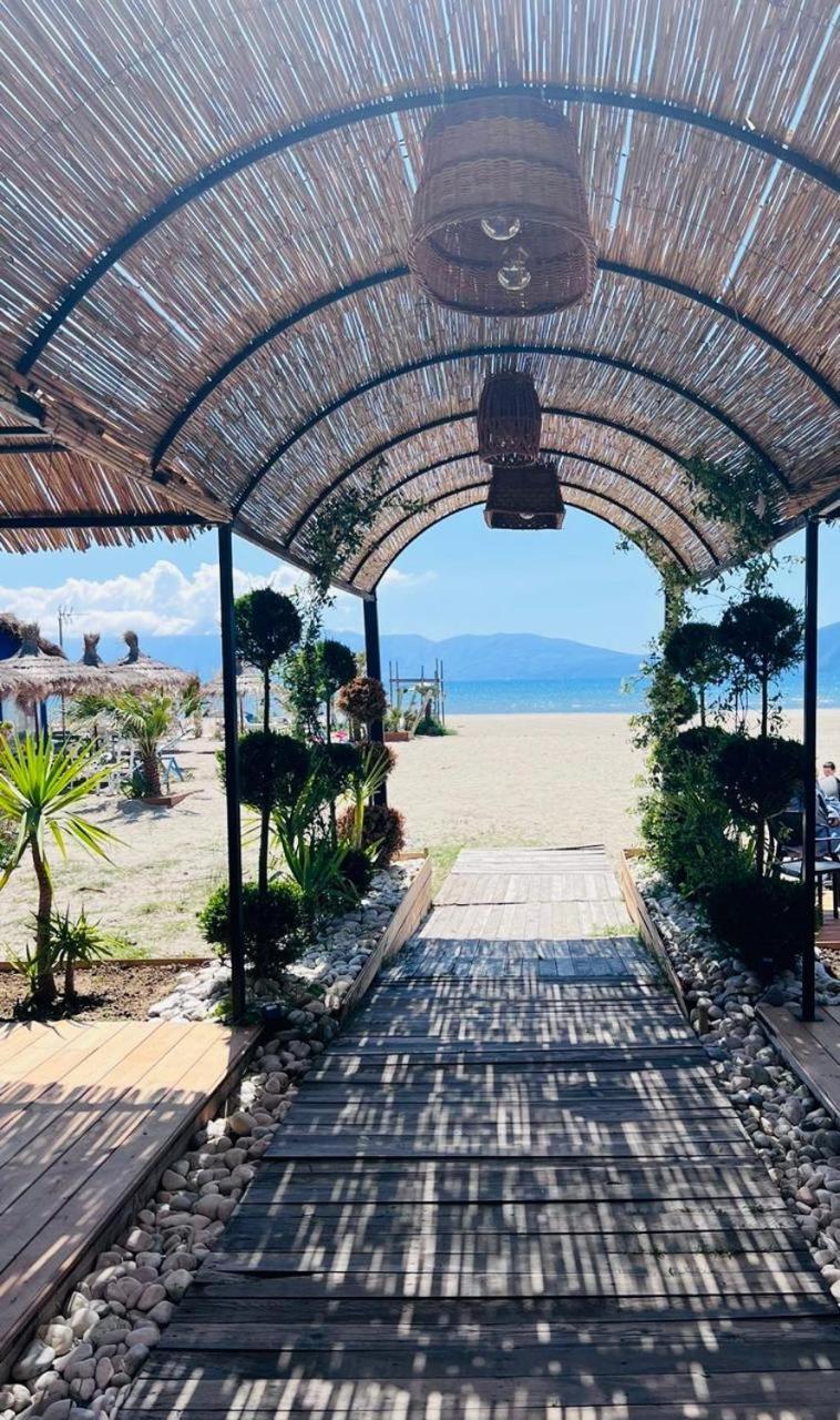 Soleil Apartment With Sunbed & Umbrella Vlorë Esterno foto